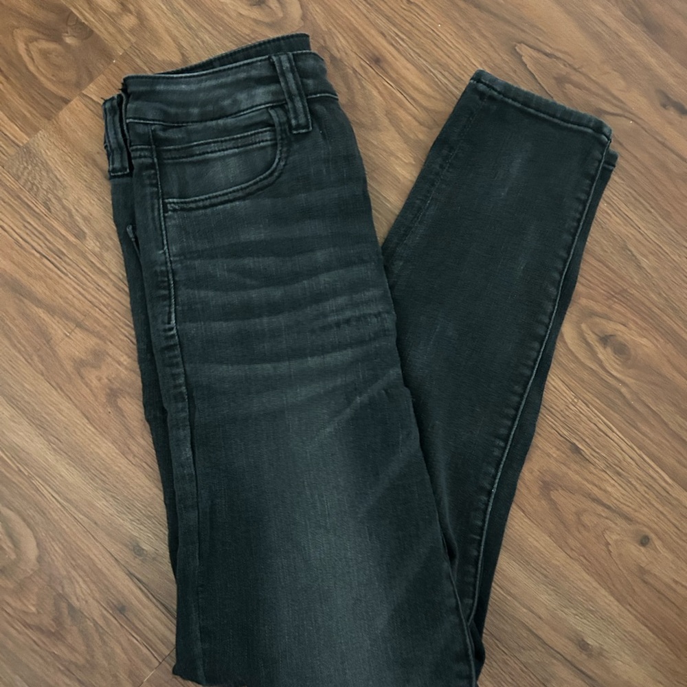American Eagle Women’s Black High-Rise Strech Jeans - Size 6